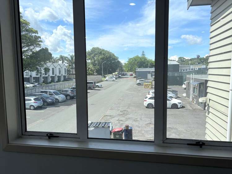 Suite 2/21A Coronation Road Mangere Bridge_5