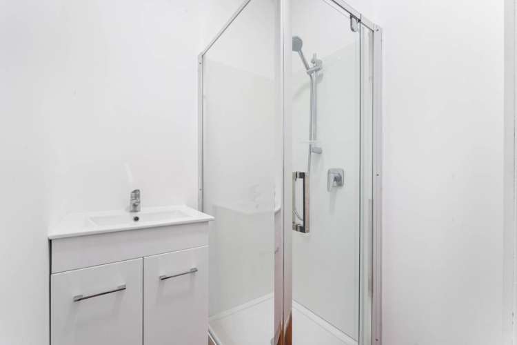 107 & 107B Te Atatu Road Te Atatu South_20