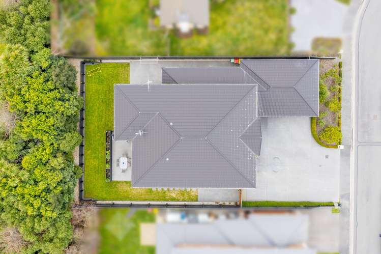 9 Springbrook Lane Northwood_26