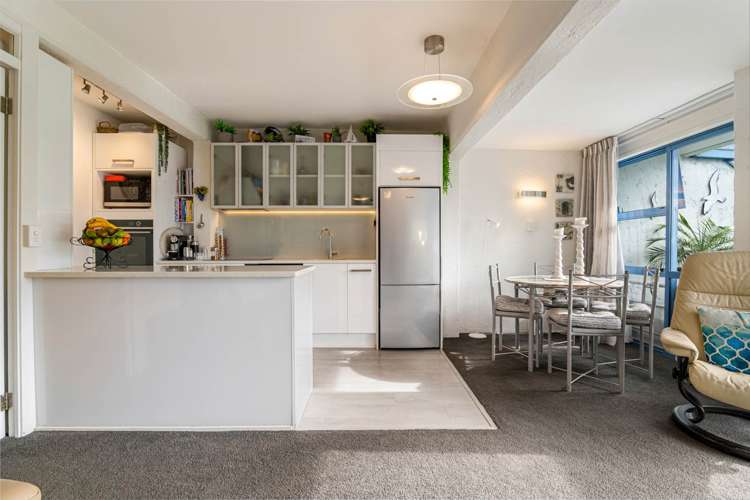 2C Weranui Road Waiwera_9