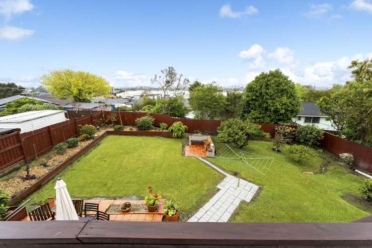 8 Fowey Avenue Te Atatu South_13