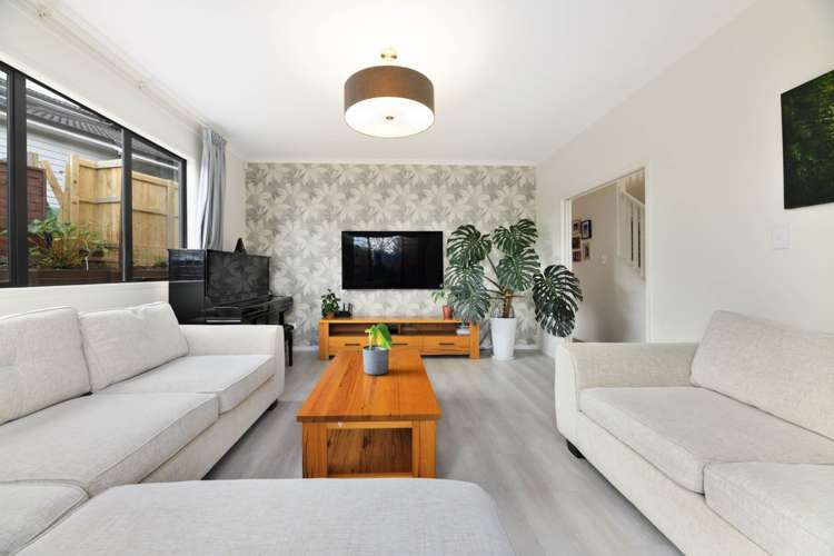 205 Kyle Road Greenhithe_1