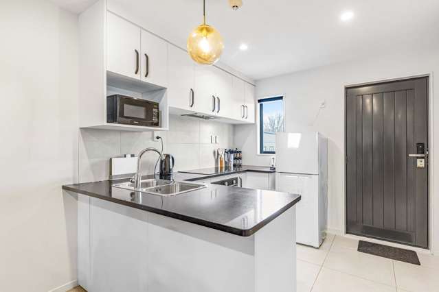 19/18 Hewlett Road Massey_1