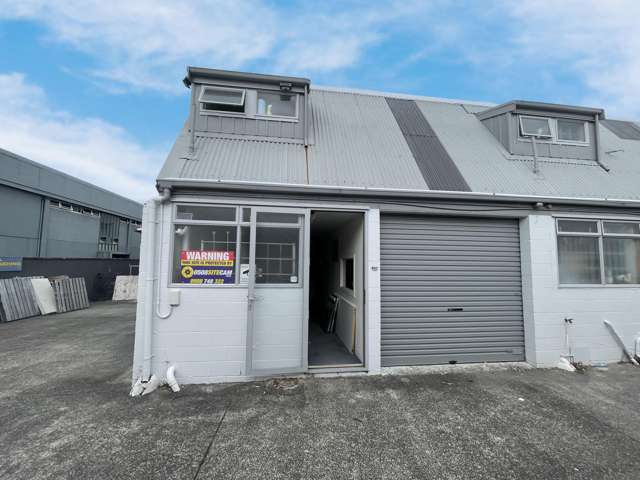 Rare Northcote workshop with yard and shed!