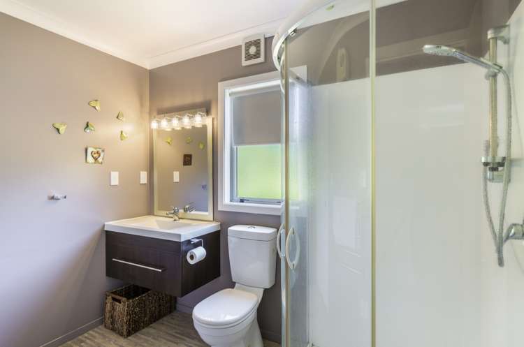 13 Poriwira Drive Kuratau_19