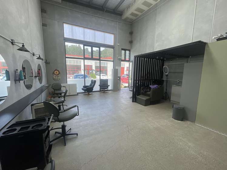 16/20 William Earp Place Tawa_5