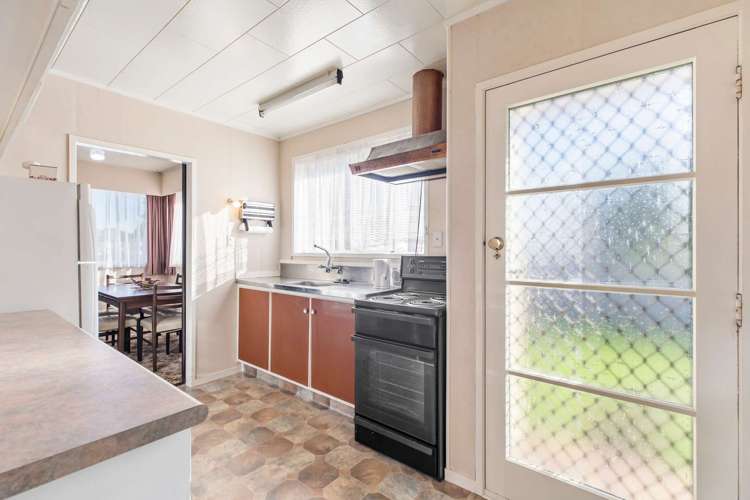 8 Warden Place Mangere Bridge_4