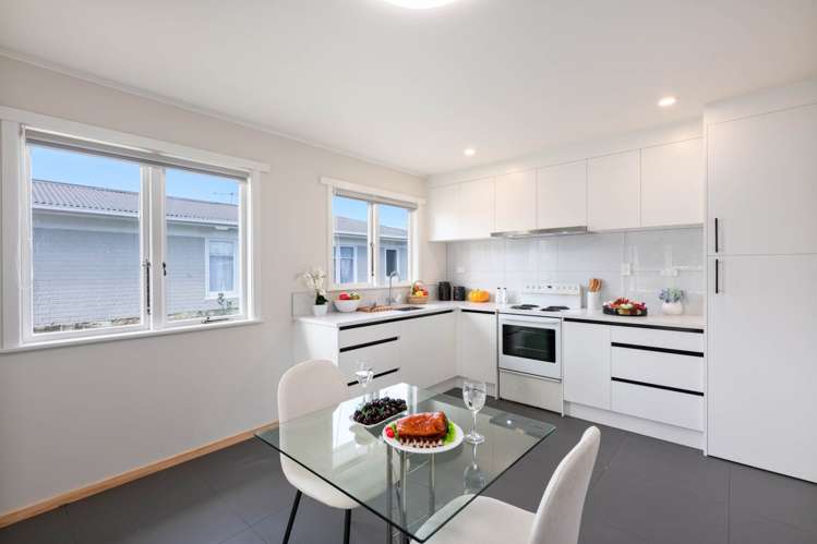 5 Alexander Crescent Otara_2