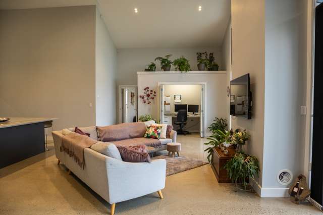 211 McArthur Road Alexandra_2