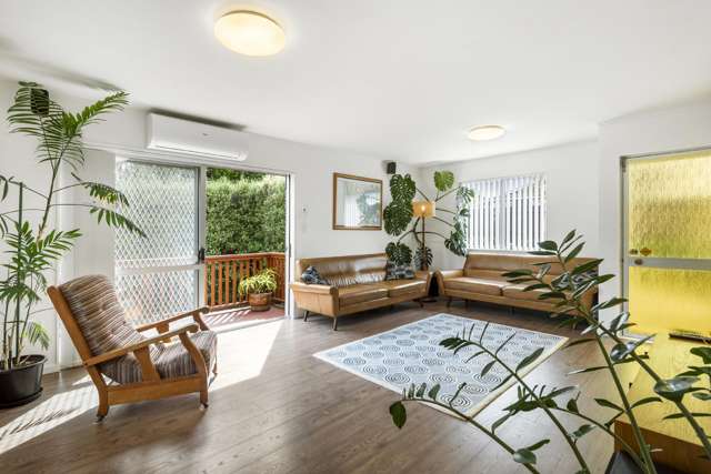 Stylish & Sun-Filled - Effortless Outdoor Living