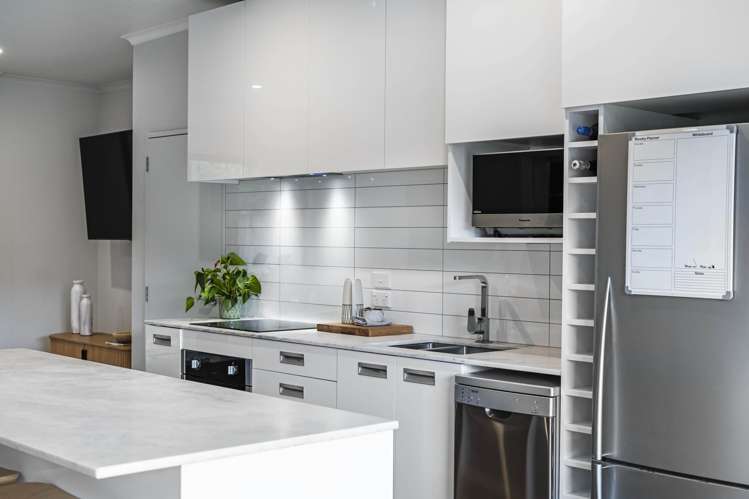 28/27 Powell Street Avondale_5