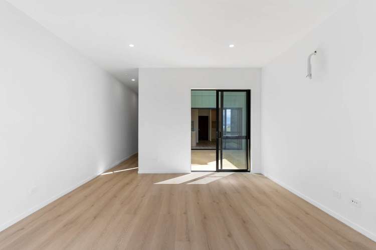 23 Karaka Village Parade Karaka_29