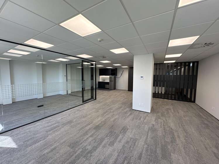 6.4/114 Lambton Quay Wellington Central_9