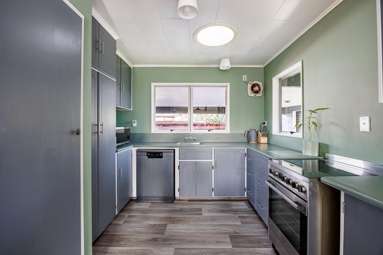 4 Robinson Crescent_2