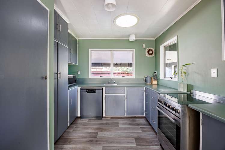 4 Robinson Crescent Tamatea_2