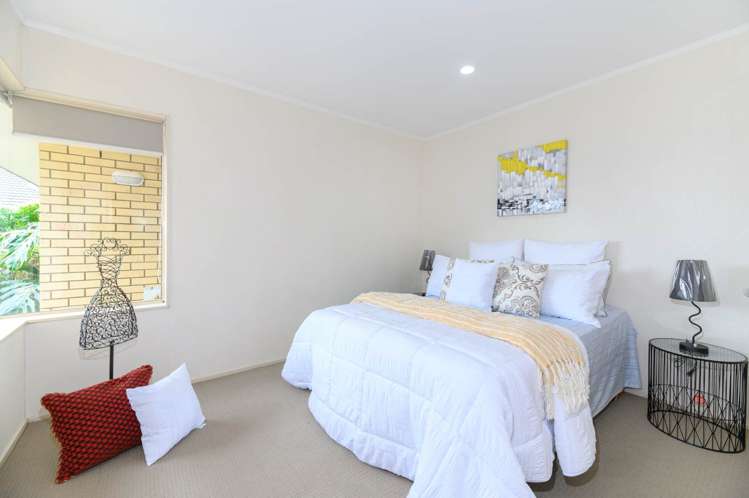 2/10 Caldbeck Rise Northpark_13