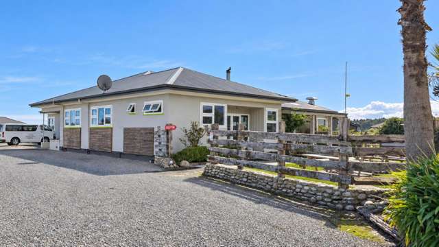 Hotel & Campground – Little Wanganui