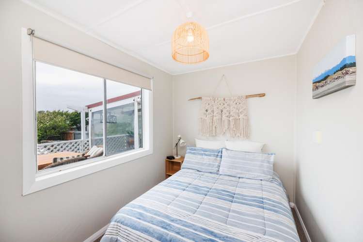 7 Chaffey Street Foxton Beach_21