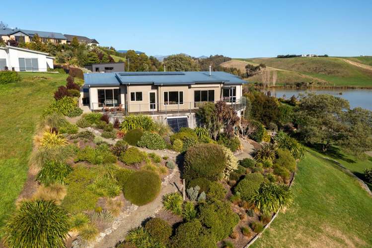 12 Lake View Place Fairhall_49