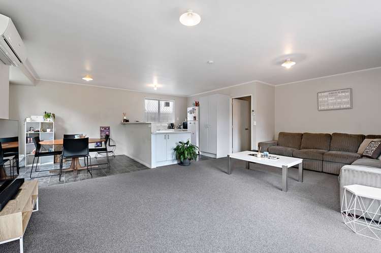 23 Grayson Avenue Mangakakahi_5