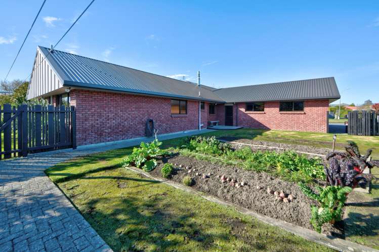 3 Raeburn Place Gore_26