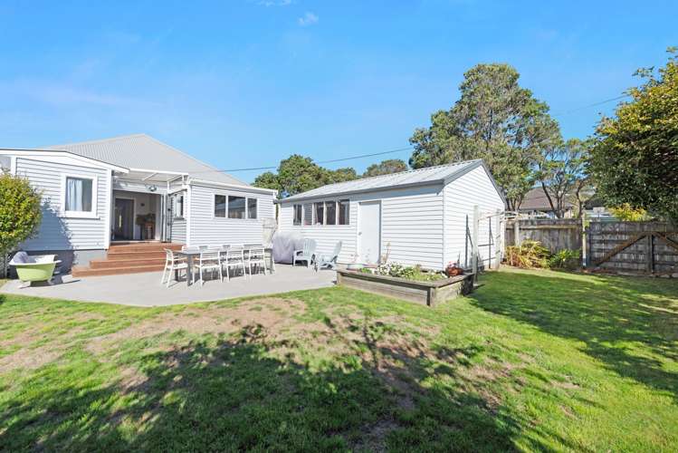 2 Atua Street Johnsonville_26