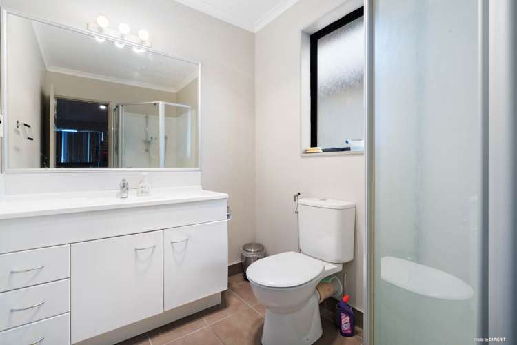 48 Mandival Avenue Flat Bush_10