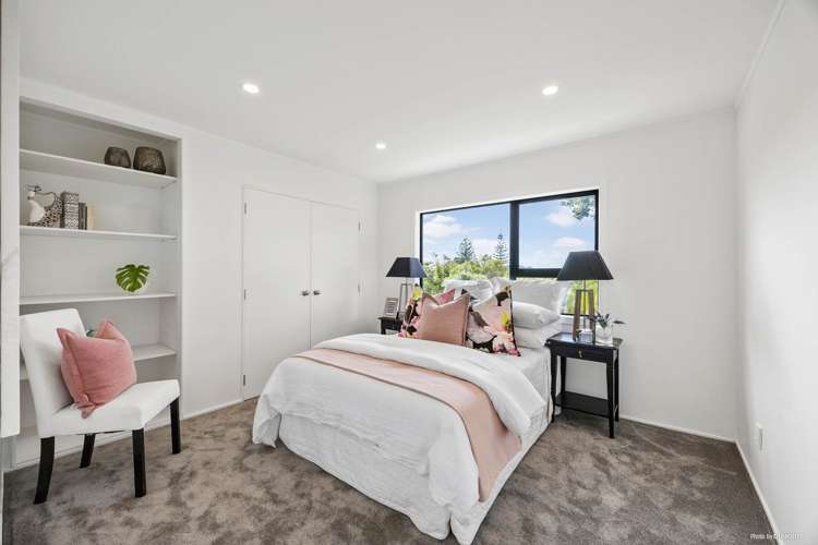 2/126 Beach Road Castor Bay_12