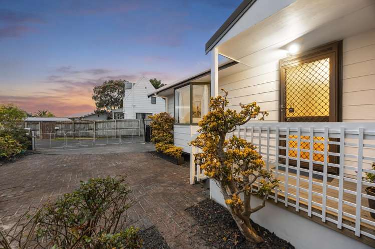 1/63a Colwill Road Massey_25