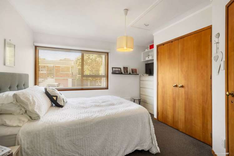 2/9 Carlton Street Hillsborough_12