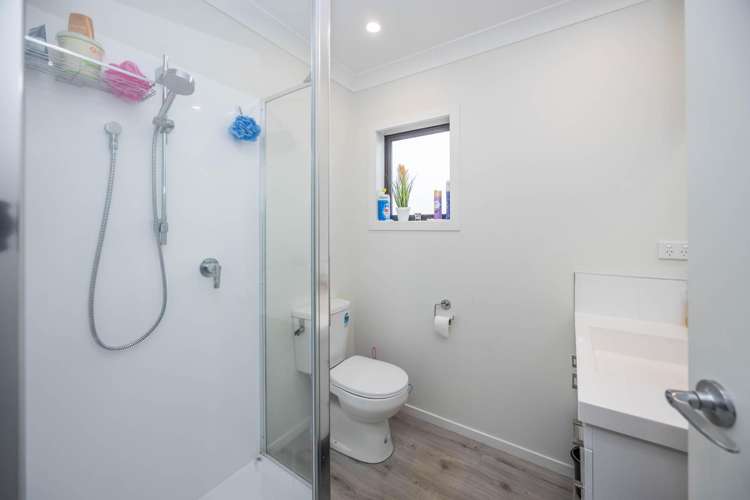 2/33 Cowley Drive Temple View_7