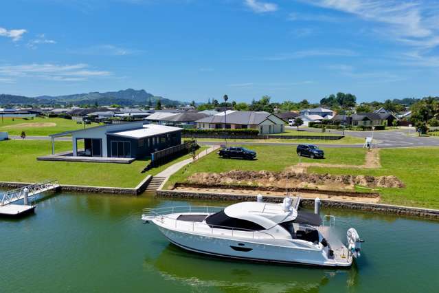 Canal Front on Kahu Crescent