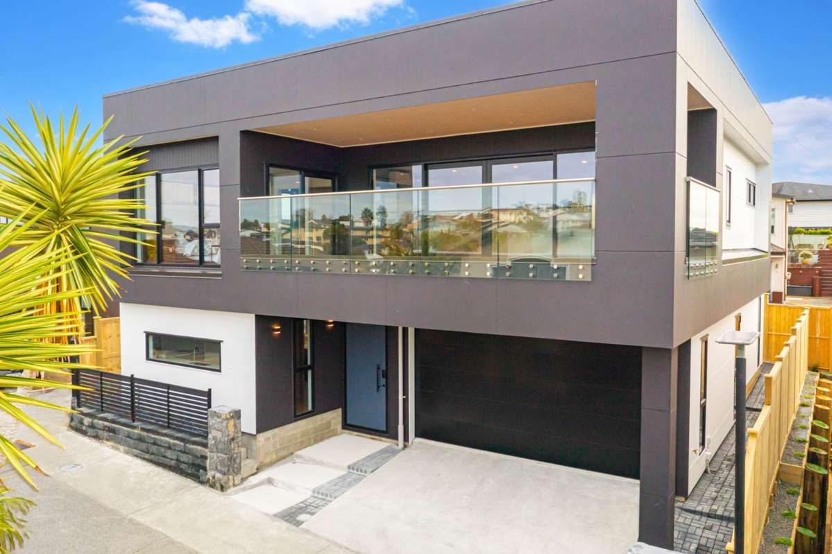 2/90 Picasso Drive_0