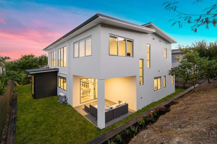 8 Tuatini Place Long Bay_32