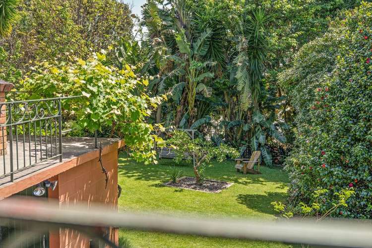 18 Bristol Avenue Brookfield_12