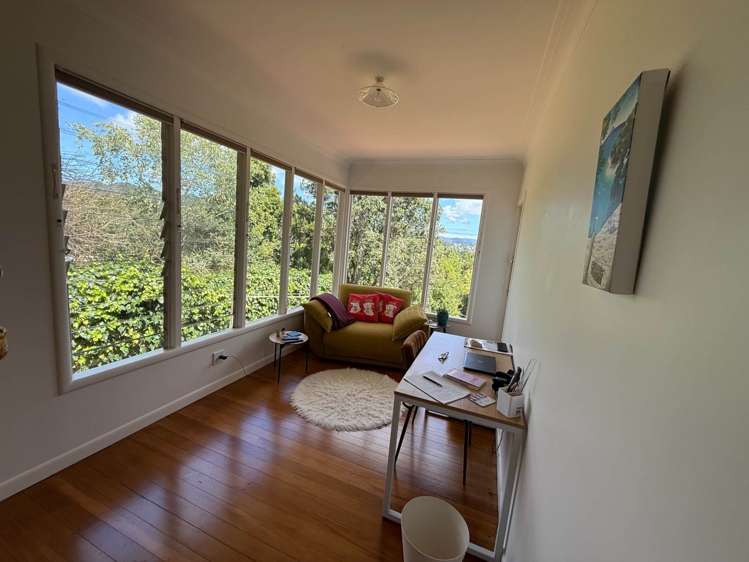 8 Highland Avenue Titirangi_9