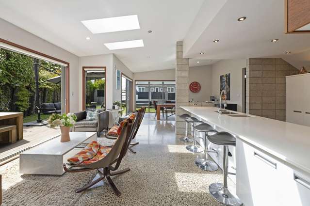 Springfield's Superstar Home Returns