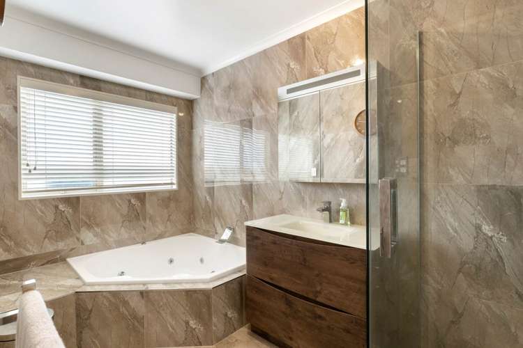 6 Skelligs Drive Flat Bush_22