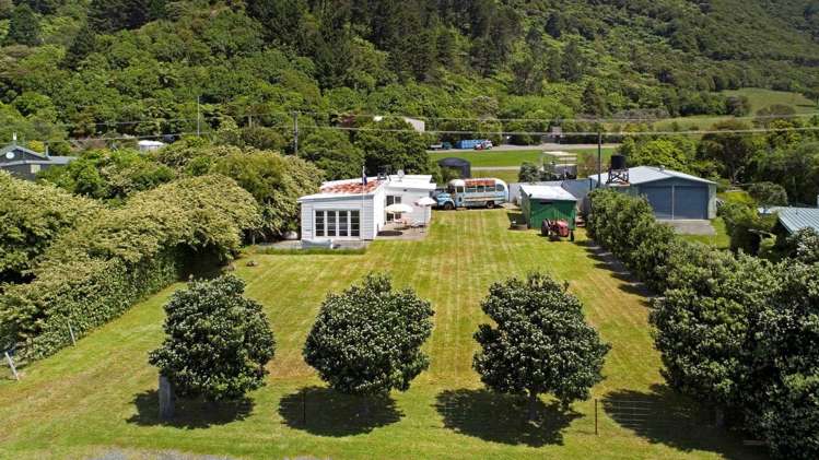 20 Esplanade Okiwi Bay_10