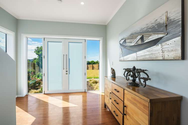 156 Field Way Waikanae Beach_14