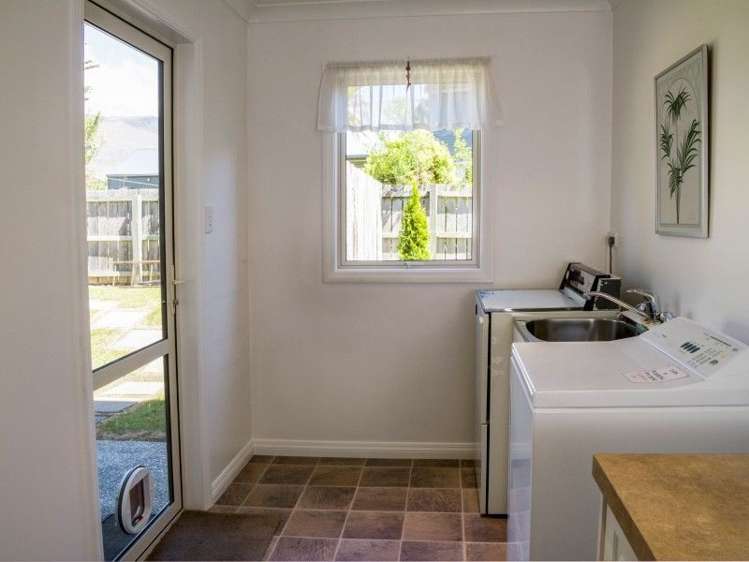 2 Allenby Place Wanaka_13