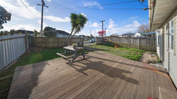 42 Williams Crescent Otara_5