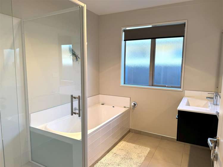 142a Coulson Road Paroa_19