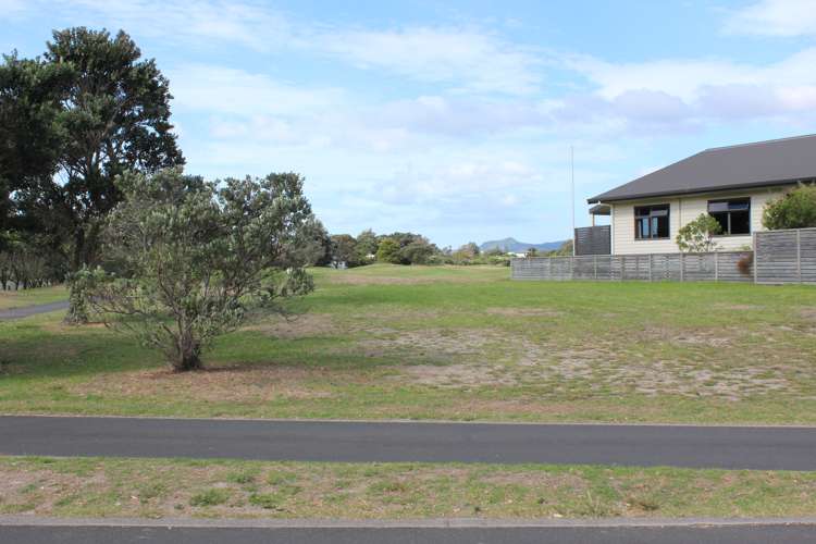 101 The Fairway Matarangi_4