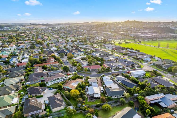 1/7 Lillian Place Orewa_21