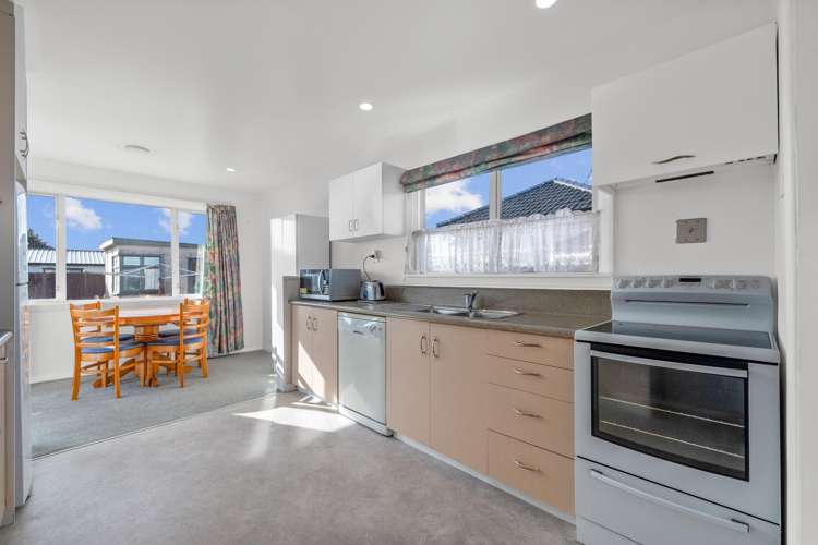 405 Breezes Road Aranui_3