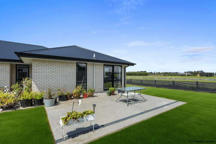 32 Plover Avenue Amberley_11