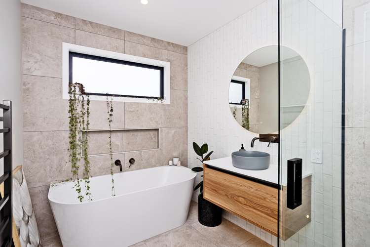 22 Glenda Place Seaward Bush_19