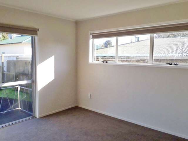 2/71 Spring Street 10051_4