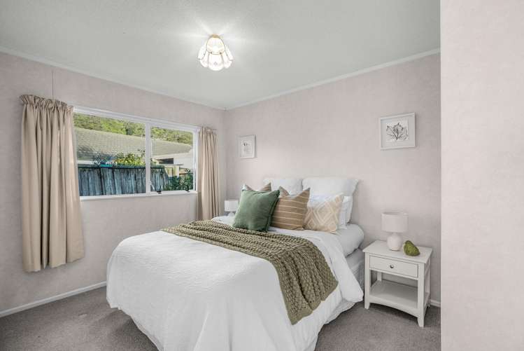 11/169 Whites Line East Waiwhetu_13